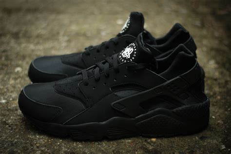 nike haurache black|all black Nike Huarache men's.